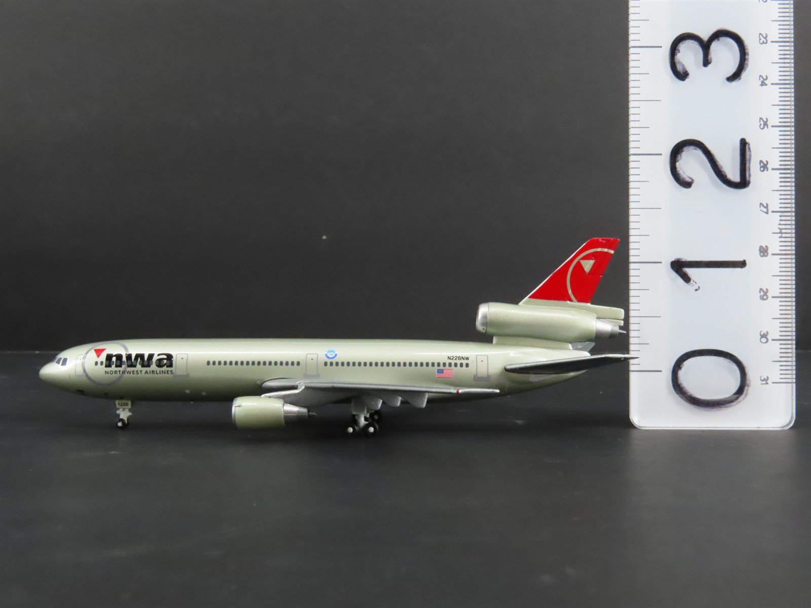 1:400 Gemini Jets II GJNWA404 Die-Cast NWA Northwest MD DC-10-30 Airliner N226NW
