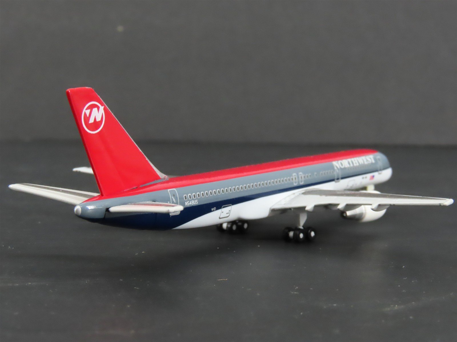 1:400 Gemini Jets GJNWA224 Die-Cast NWA Northwest B757-251 Airliner N548US