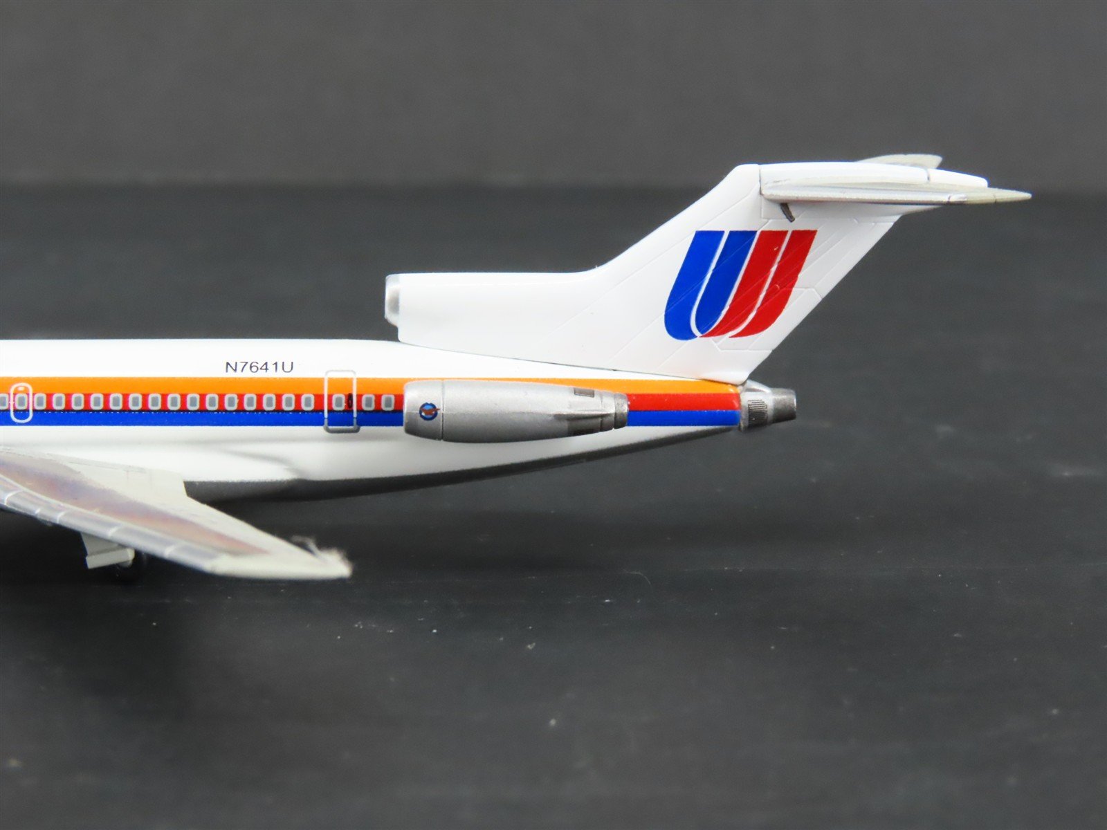 1:400 Dragon Wings Jet-X JX043 Die-Cast United B727-100/200 Airliners 2-Pack