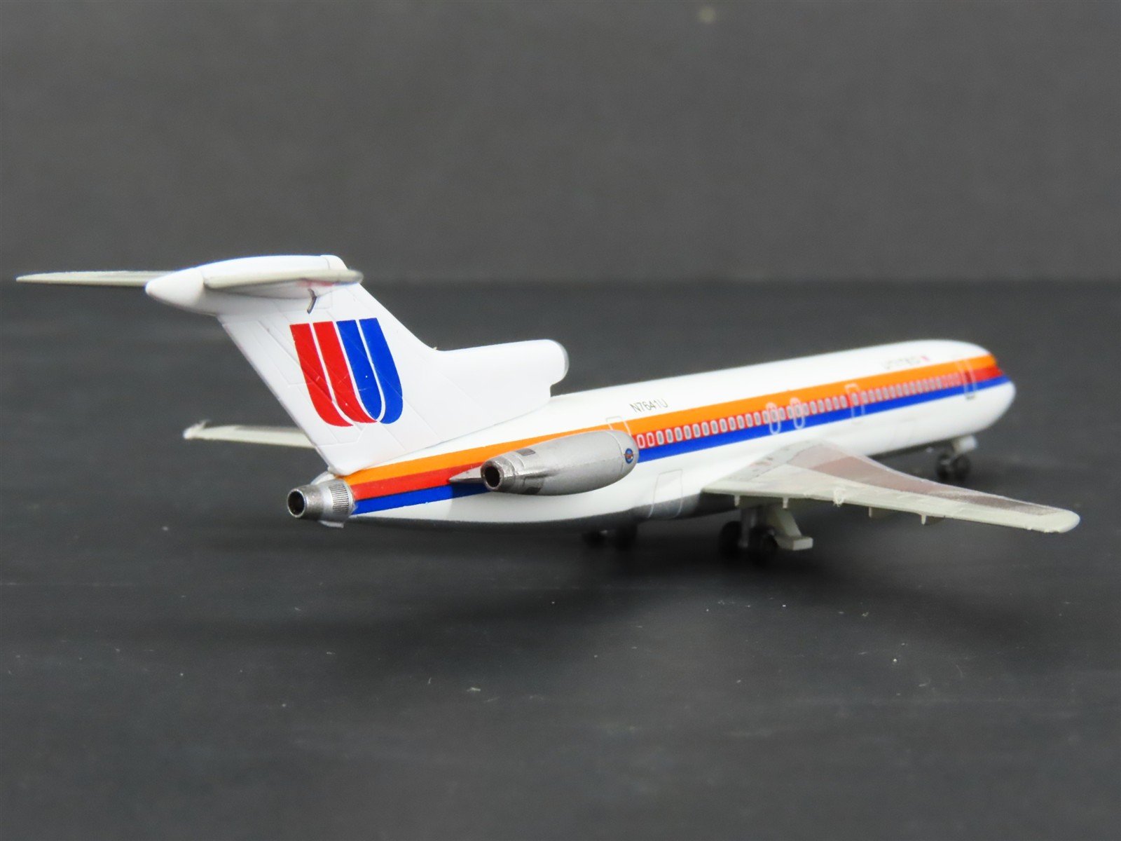1:400 Dragon Wings Jet-X JX043 Die-Cast United B727-100/200 Airliners 2-Pack