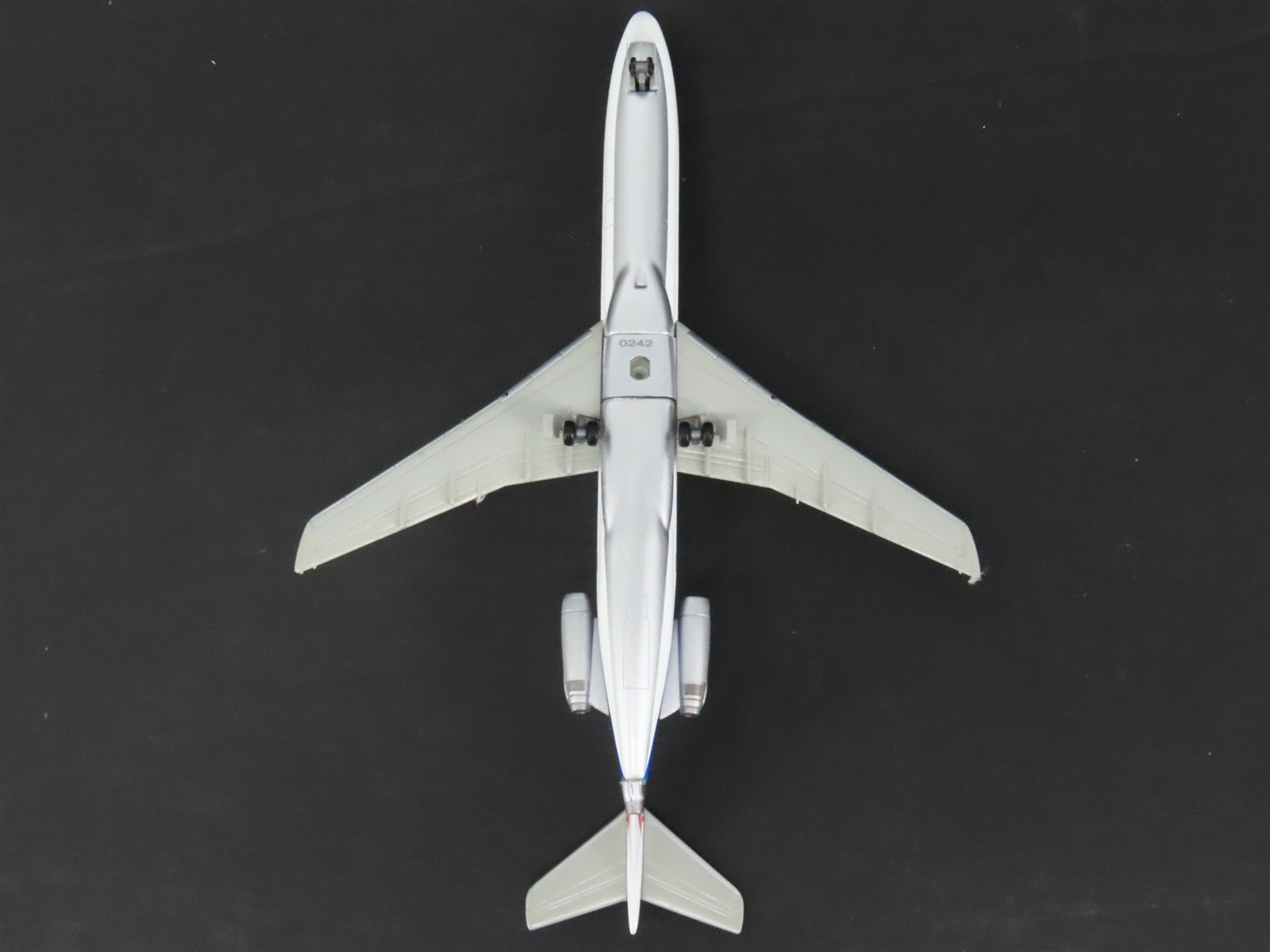 1:400 Dragon Wings Jet-X JX043 Die-Cast United B727-100/200 Airliners 2-Pack