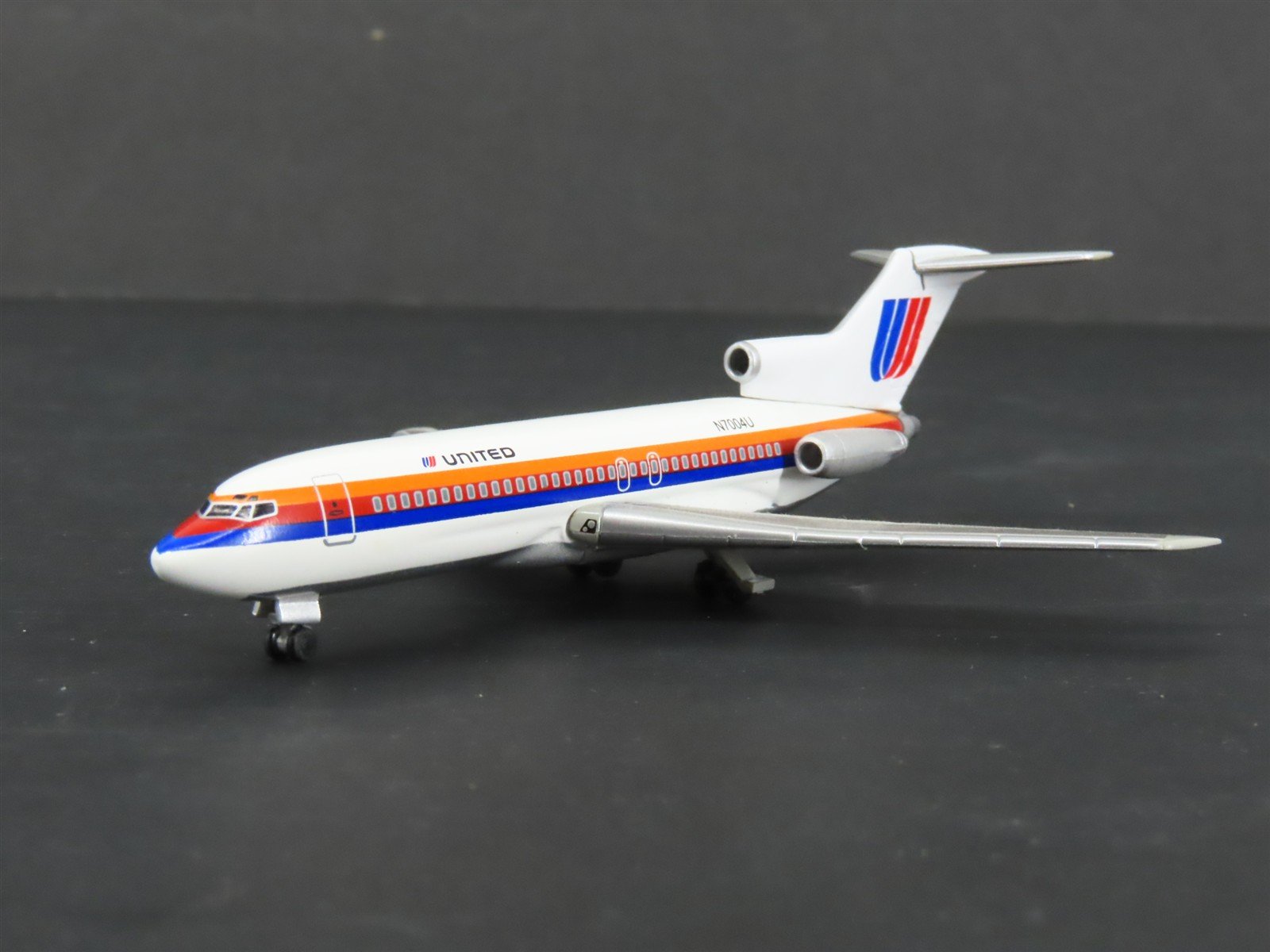 1:400 Dragon Wings Jet-X JX043 Die-Cast United B727-100/200 Airliners 2-Pack