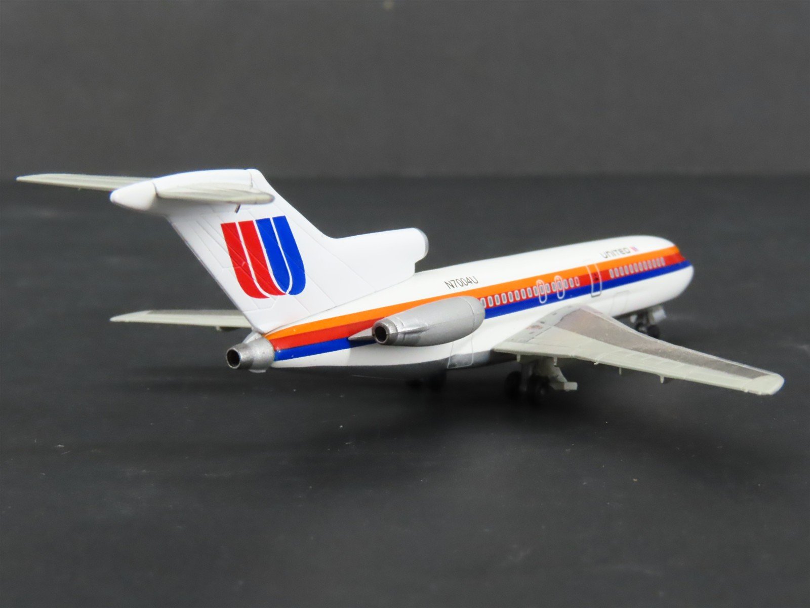 1:400 Dragon Wings Jet-X JX043 Die-Cast United B727-100/200 Airliners 2-Pack