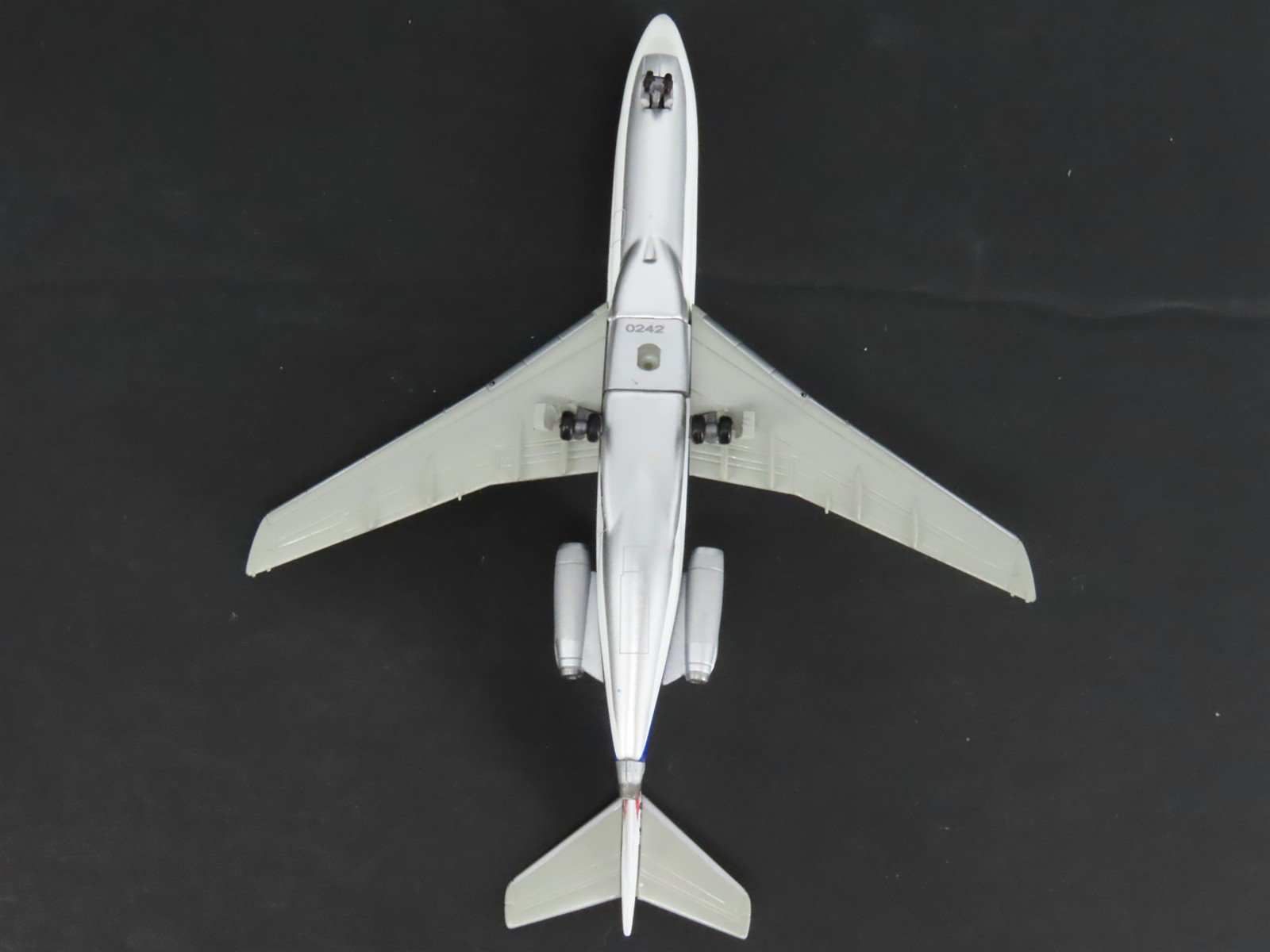 1:400 Dragon Wings Jet-X JX043 Die-Cast United B727-100/200 Airliners 2-Pack