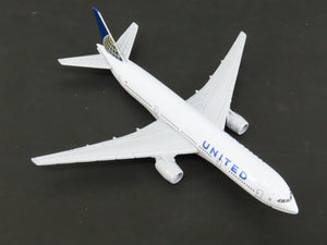 1:400 Scale Die-Cast United Airlines Boeing 777-200 Airliner N128UA