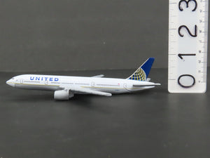 1:400 Scale Die-Cast United Airlines Boeing 777-200 Airliner N128UA