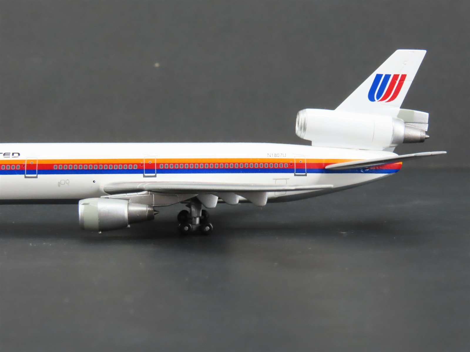 1:400 Scale Dragon Wings Jet-X JX012 Die-Cast United DC-10-10 Airliner N1807U