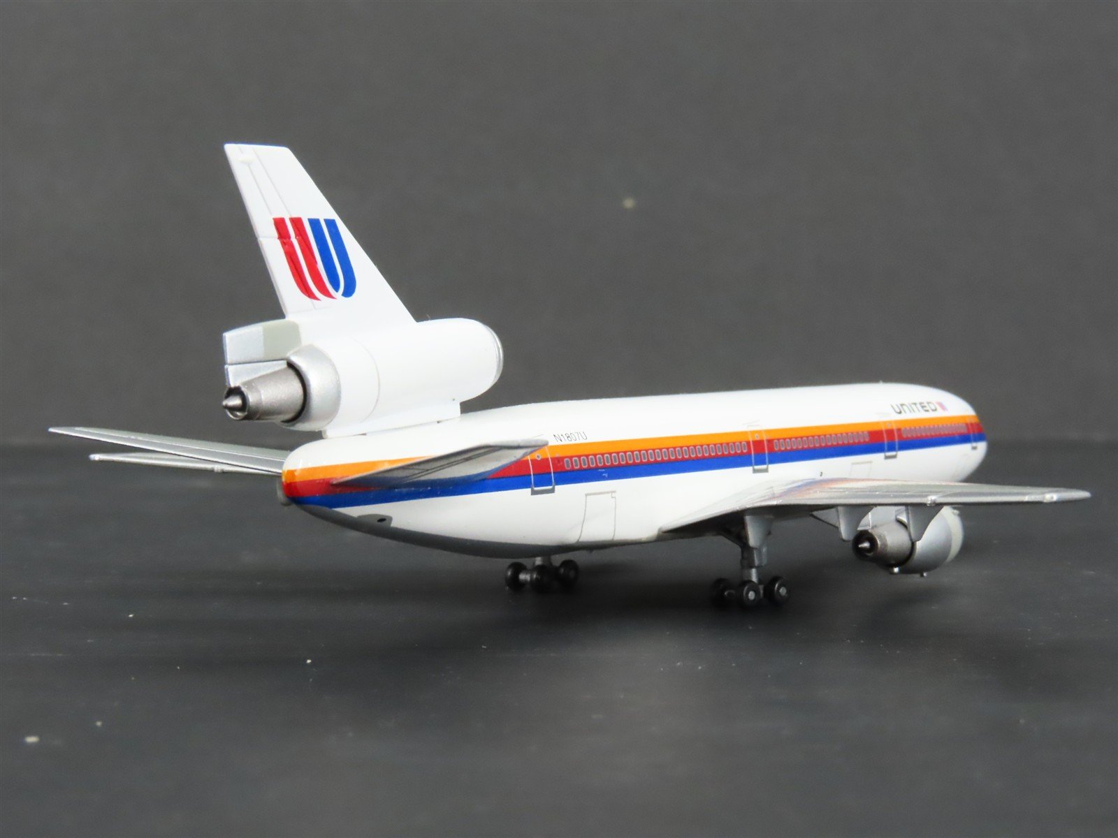 1:400 Scale Dragon Wings Jet-X JX012 Die-Cast United DC-10-10 Airliner N1807U
