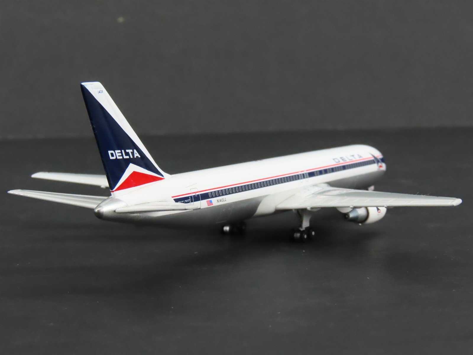1:400 Gemini Jets II GJDAL454 Die-Cast Delta Boeing B767-332 Airliner N140LL