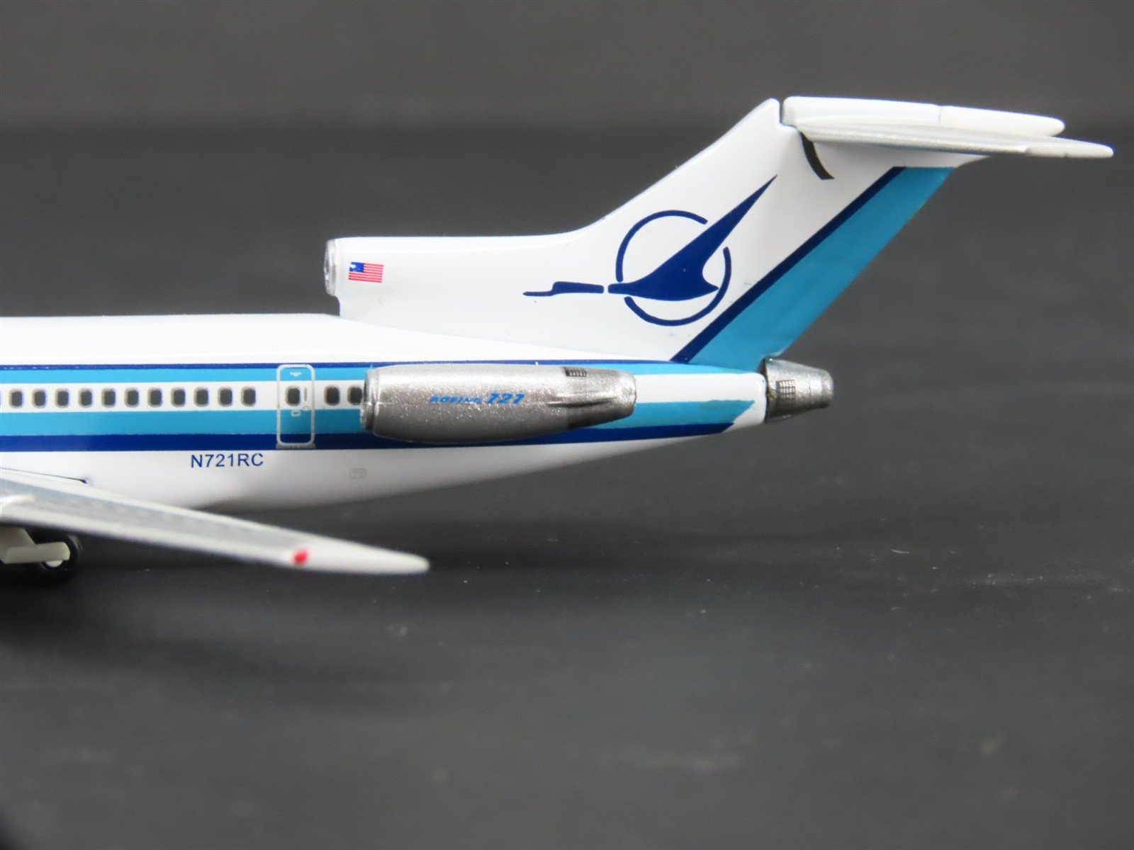 1:400 Scale Gemini Jets GJREP162 Die-Cast Republic B727-257 Airliner N721RC