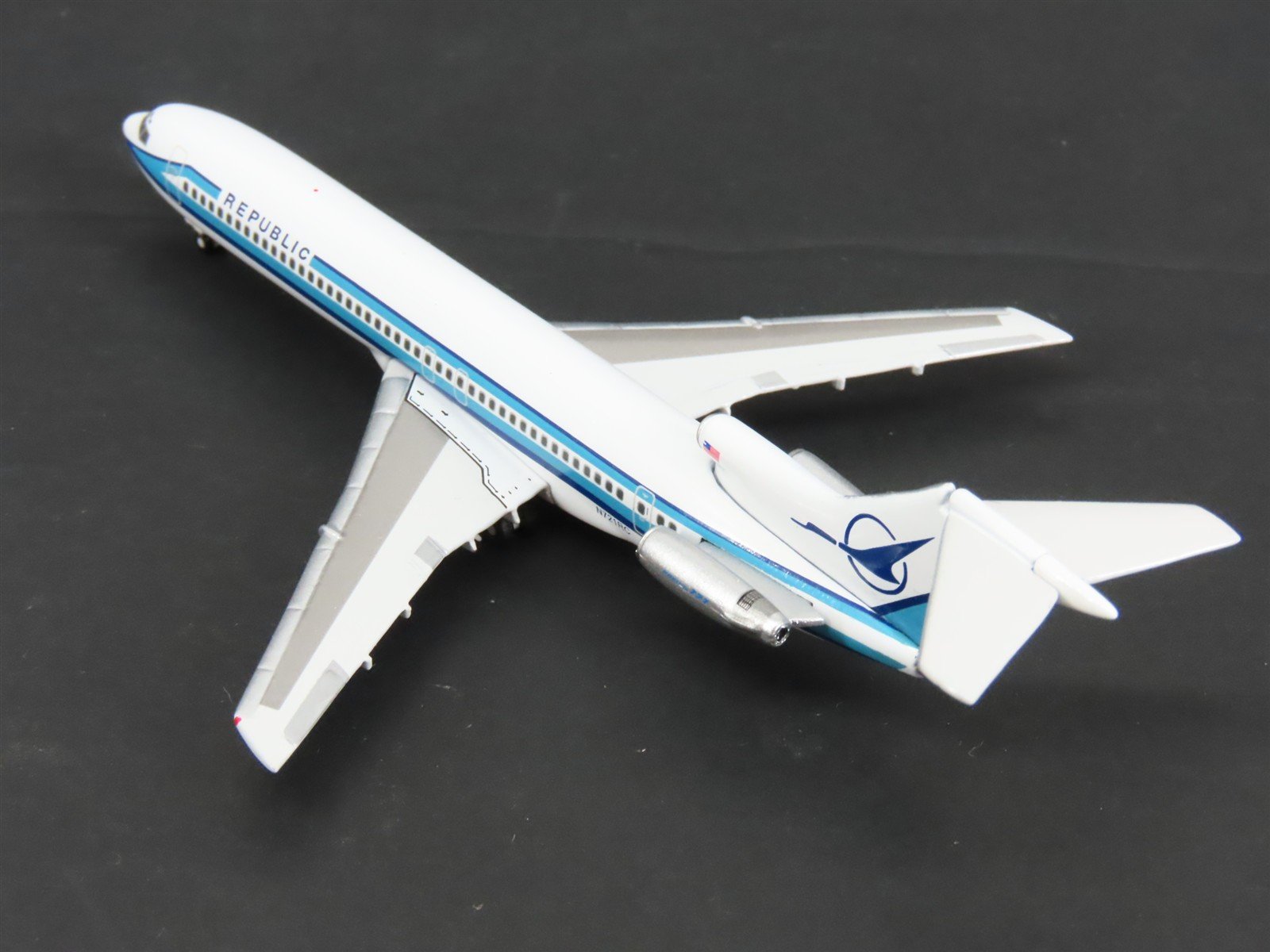 1:400 Scale Gemini Jets GJREP162 Die-Cast Republic B727-257 Airliner N721RC