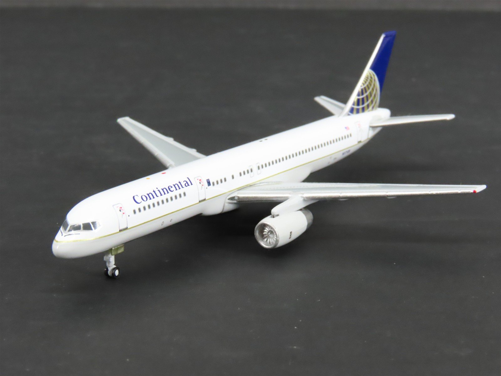 1:400 Scale Gemini Jets GJCOA273 Die-Cast Continental B757-224 Airliner N17128