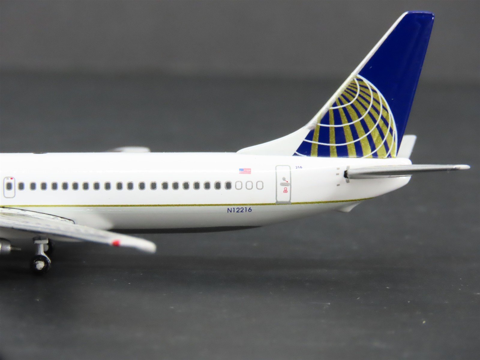 1:400 Scale Gemini Jets GJCOA122 Die-Cast Continental B737-824 Airliner N12216