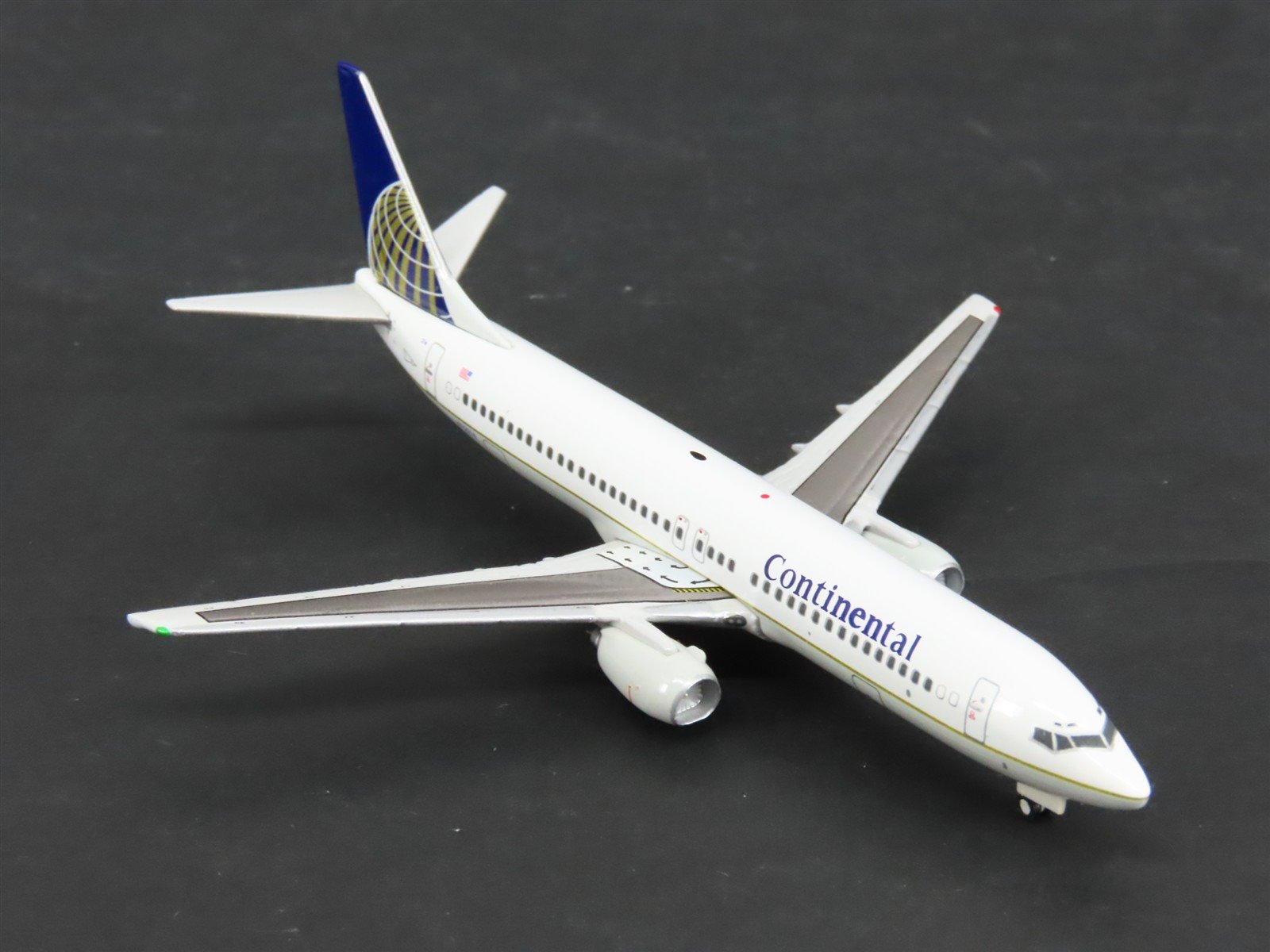 1:400 Scale Gemini Jets GJCOA122 Die-Cast Continental B737-824 Airliner N12216