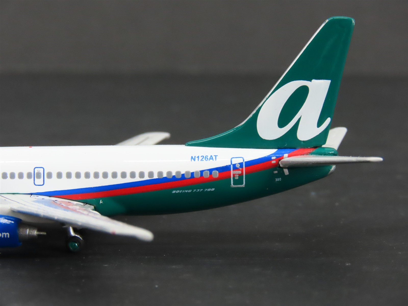 1:400 Scale Gemini Jets GJTRS521 Die-Cast AirTran B737-76N Airliner N126AT