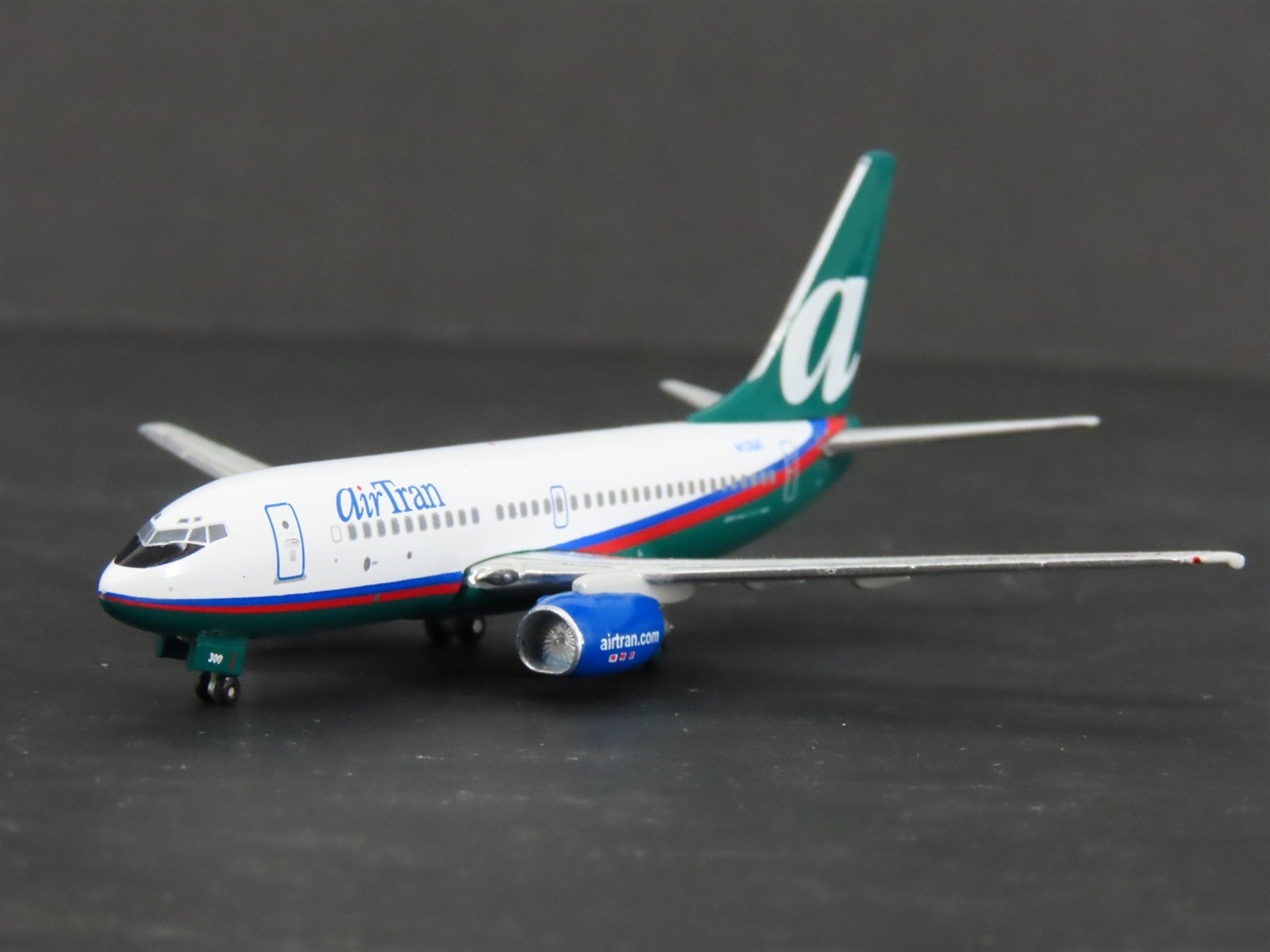 1:400 Scale Gemini Jets GJTRS521 Die-Cast AirTran B737-76N Airliner N126AT