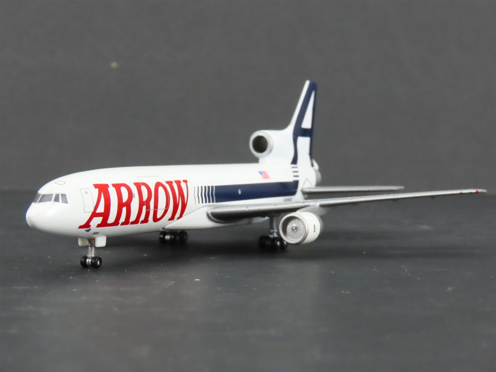 1:400 Gemini Jets GJAAPW071 ARROW Lockheed L-1011-385-1-15-200F Airliner N306GB