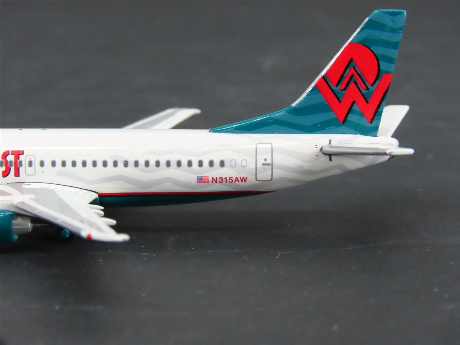 1:400 Scale Gemini Jets GJAWE555 Die-Cast America West B737-300 Airliner N315AW