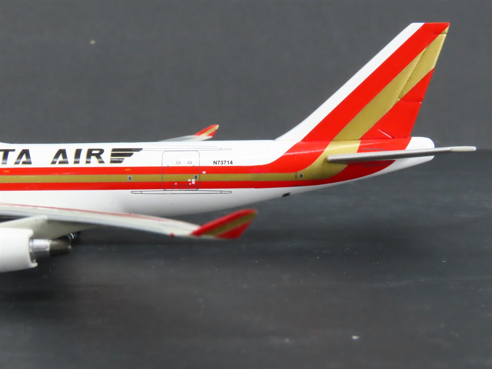 1:400 Scale Jet-X Die-Cast Kalitta Air Boeing 747 Airliner N73714