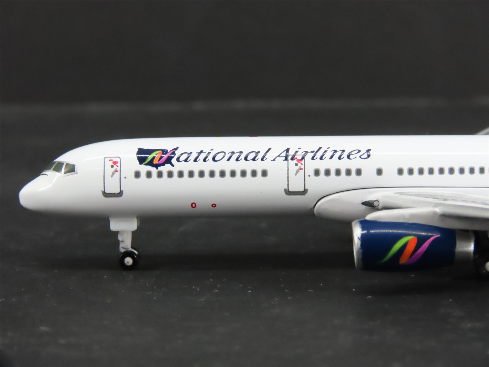 1:400 Scale Gemini Jets GJNAT050 Die-Cast National B757-200 Airliner N506NA