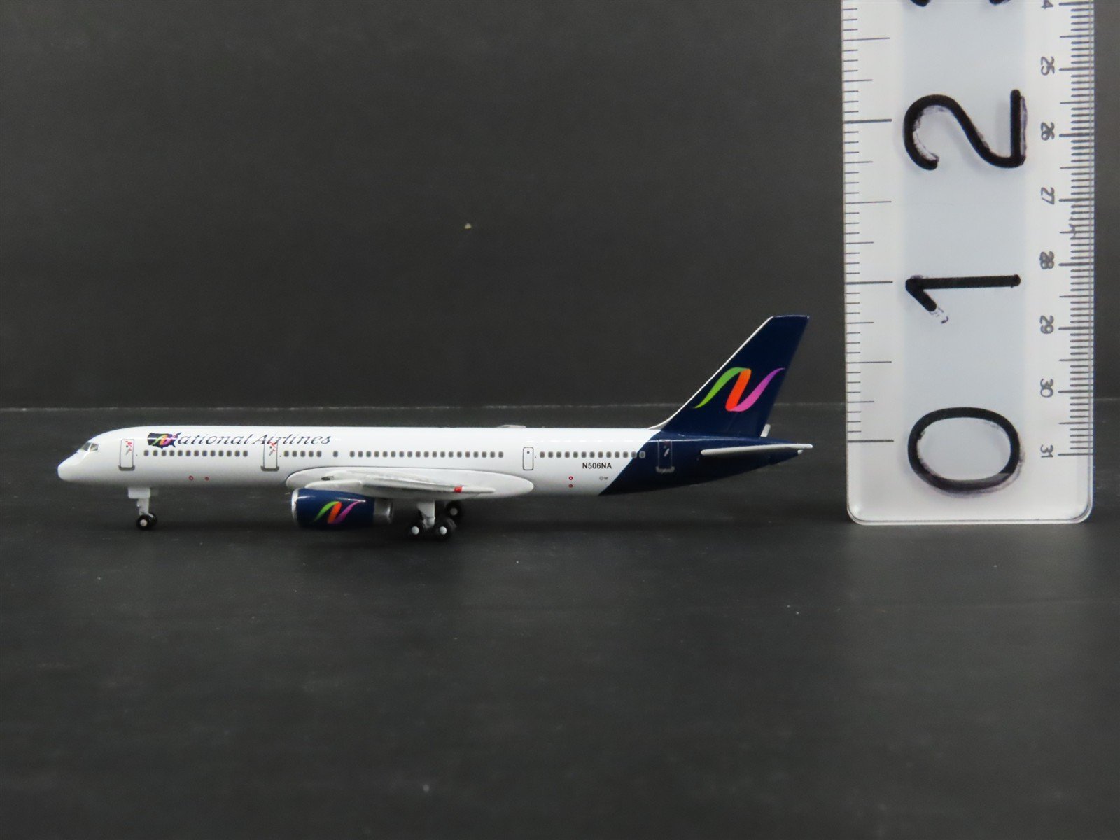 1:400 Scale Gemini Jets GJNAT050 Die-Cast National B757-200 Airliner N506NA