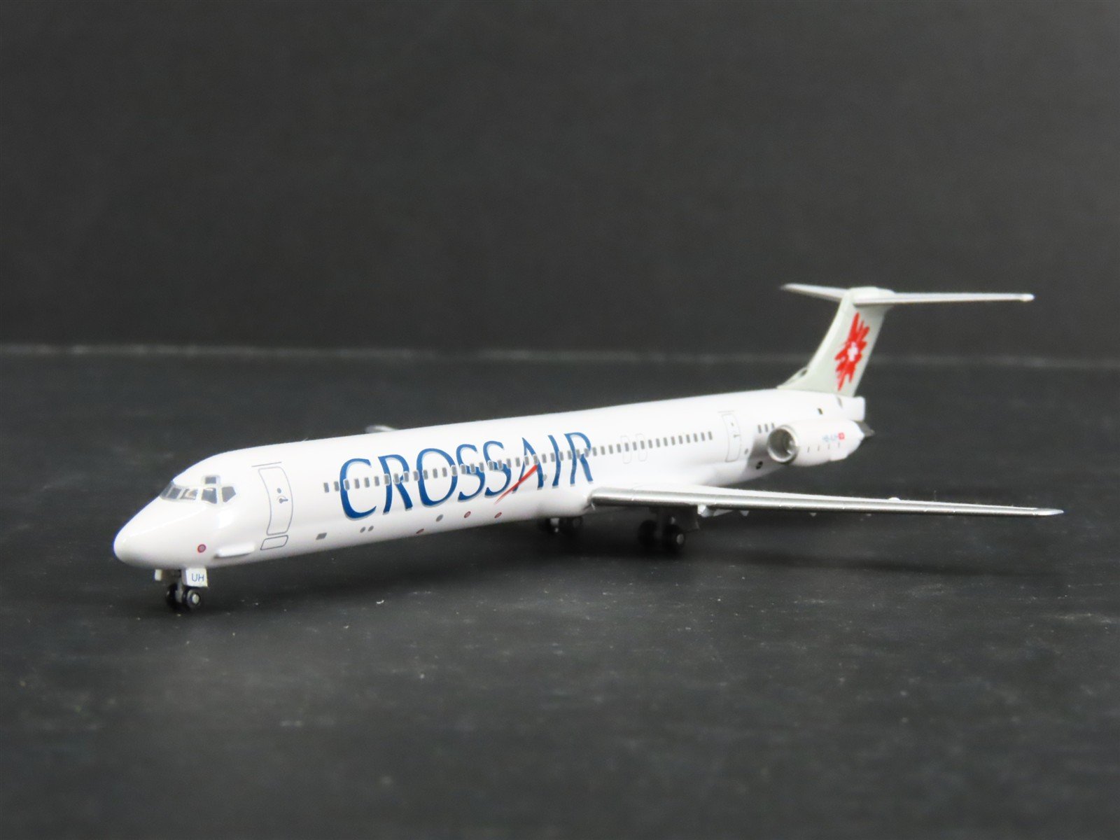 1:400 Scale Dragon Wings 55369 Die-Cast CrossAir MD-83 Airliner HB-IUH