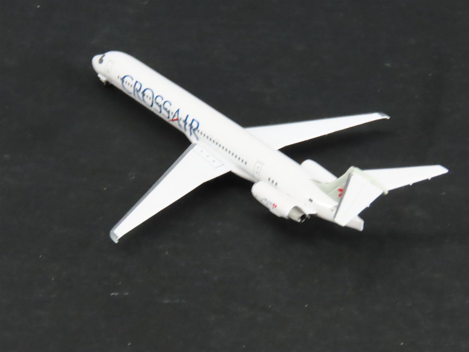 1:400 Scale Dragon Wings 55369 Die-Cast CrossAir MD-83 Airliner HB-IUH