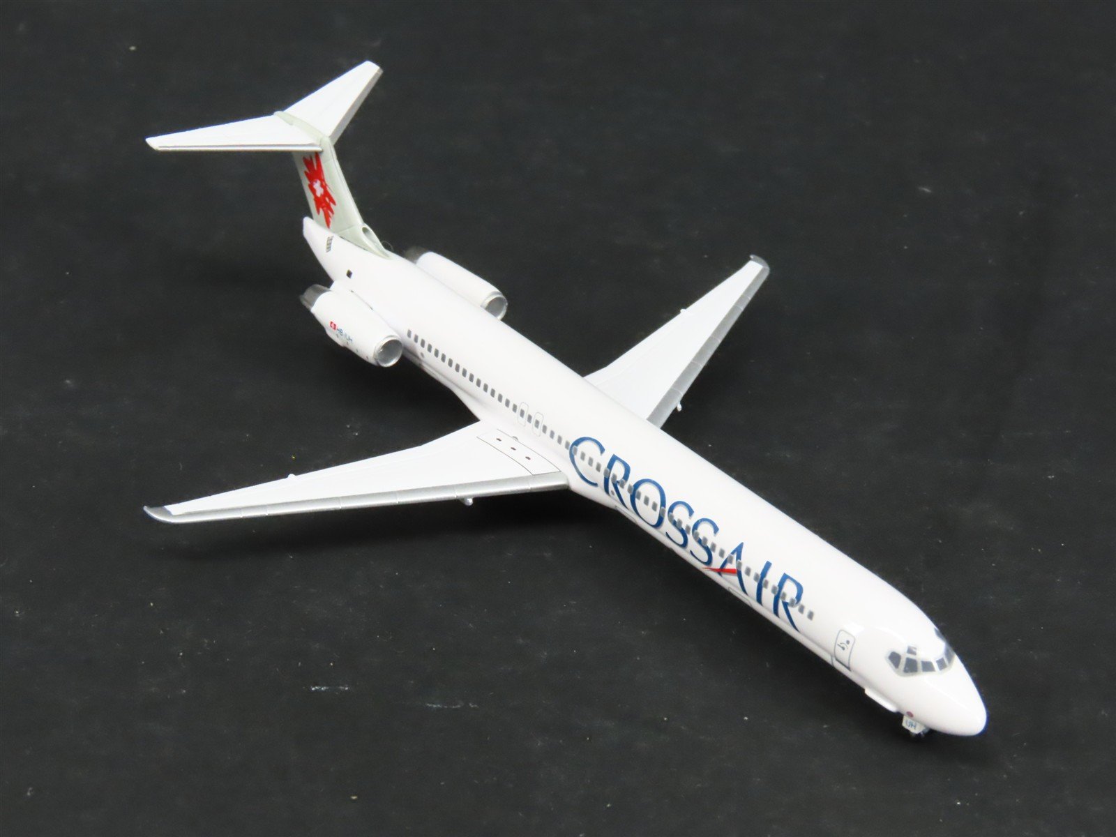 1:400 Scale Dragon Wings 55369 Die-Cast CrossAir MD-83 Airliner HB-IUH