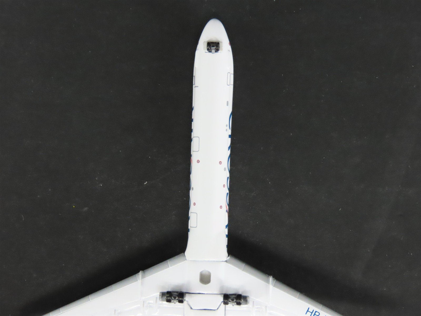 1:400 Scale Dragon Wings 55369 Die-Cast CrossAir MD-83 Airliner HB-IUH