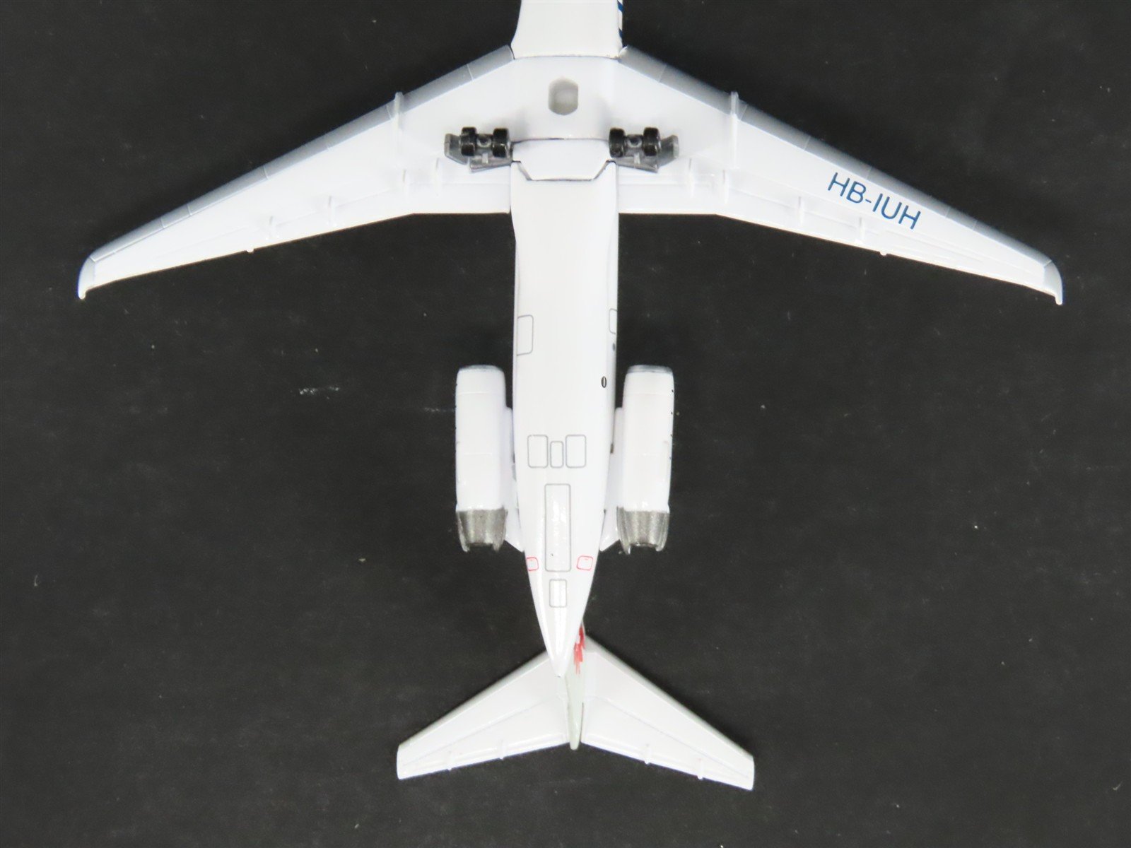 1:400 Scale Dragon Wings 55369 Die-Cast CrossAir MD-83 Airliner HB-IUH