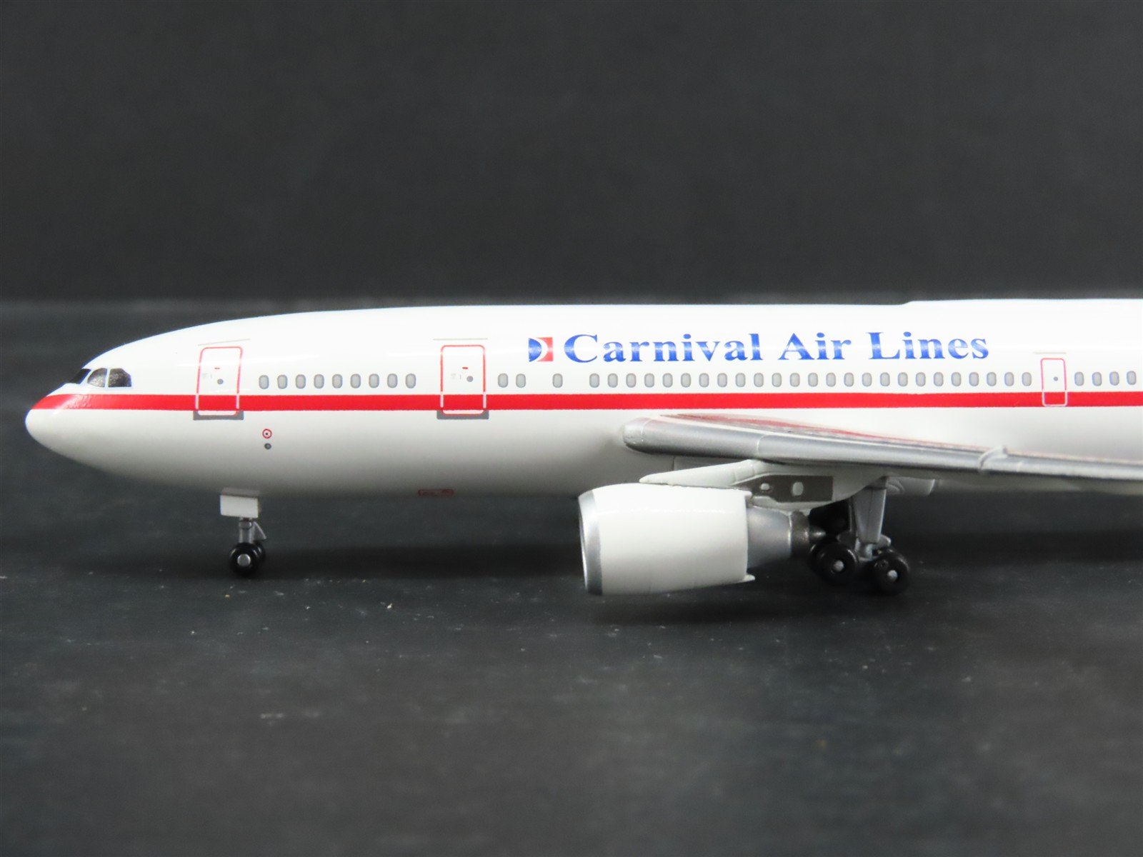 1:400 Scale Dragon Wings 55276 Die-Cast Carnival Airbus A300-B4 Airliner N222KW