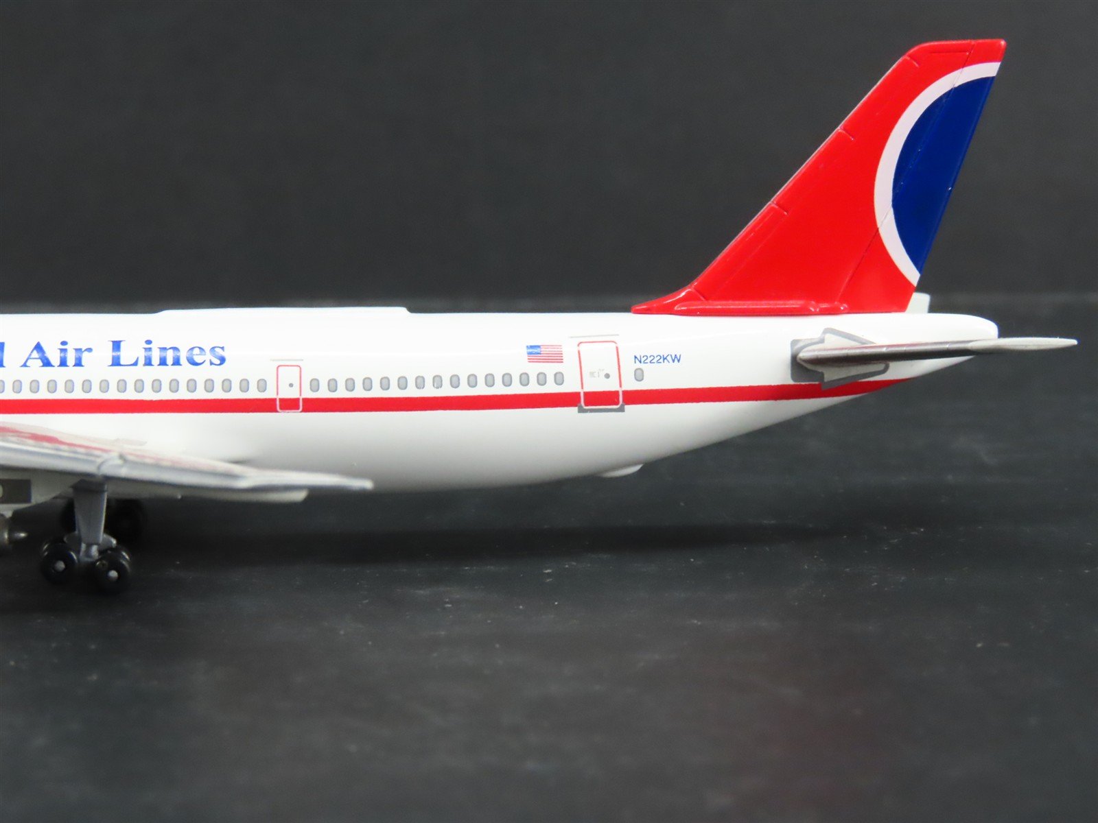 1:400 Scale Dragon Wings 55276 Die-Cast Carnival Airbus A300-B4 Airliner N222KW
