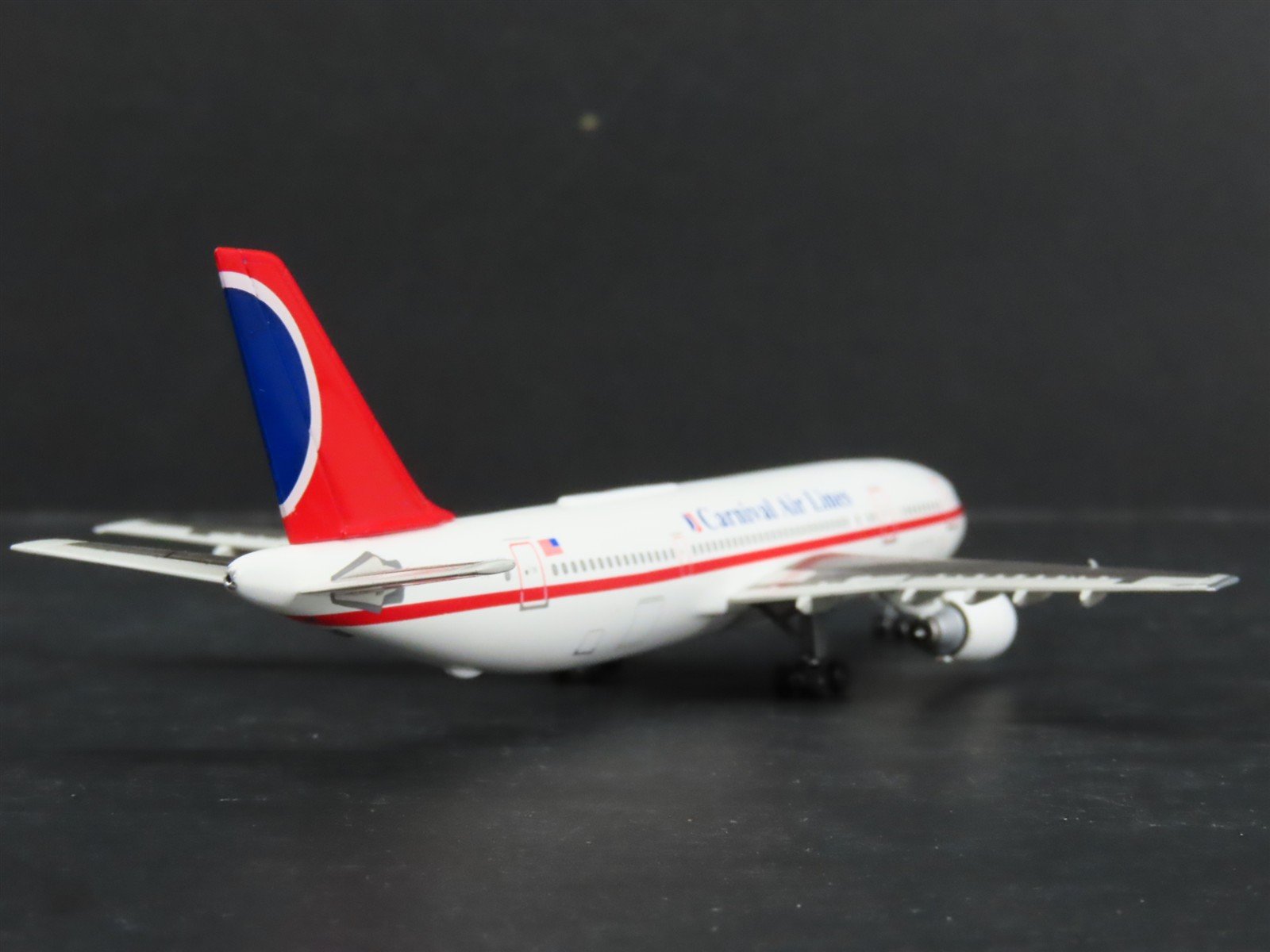 1:400 Scale Dragon Wings 55276 Die-Cast Carnival Airbus A300-B4 Airliner N222KW