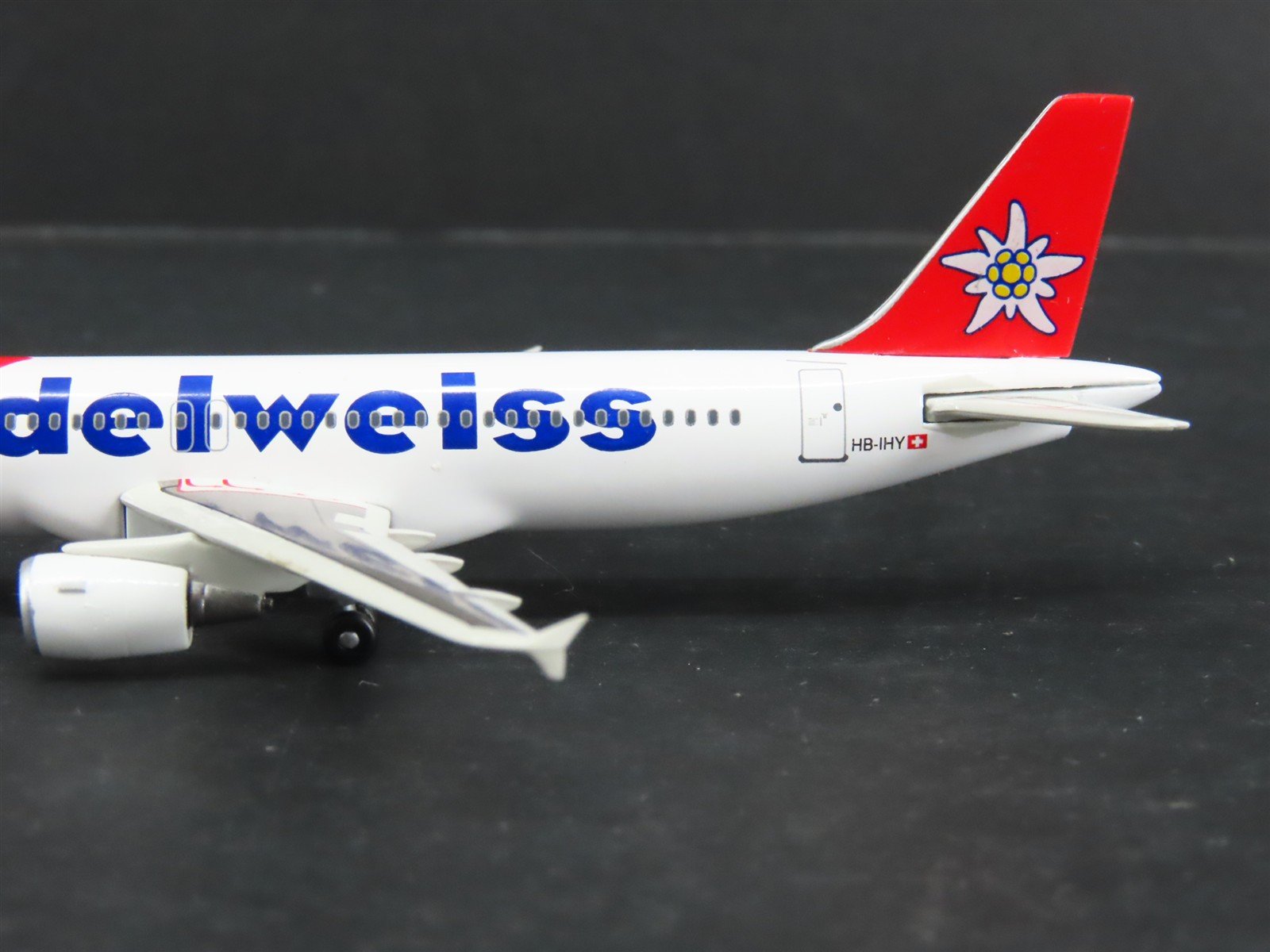 1:400 Dragon Wings Tucano 55302 Die-Cast Edelweiss A320-214 Airliner HB-IHY