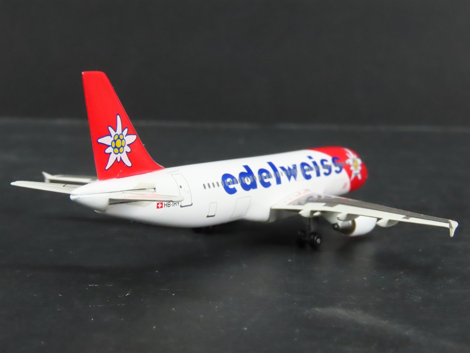 1:400 Dragon Wings Tucano 55302 Die-Cast Edelweiss A320-214 Airliner HB-IHY