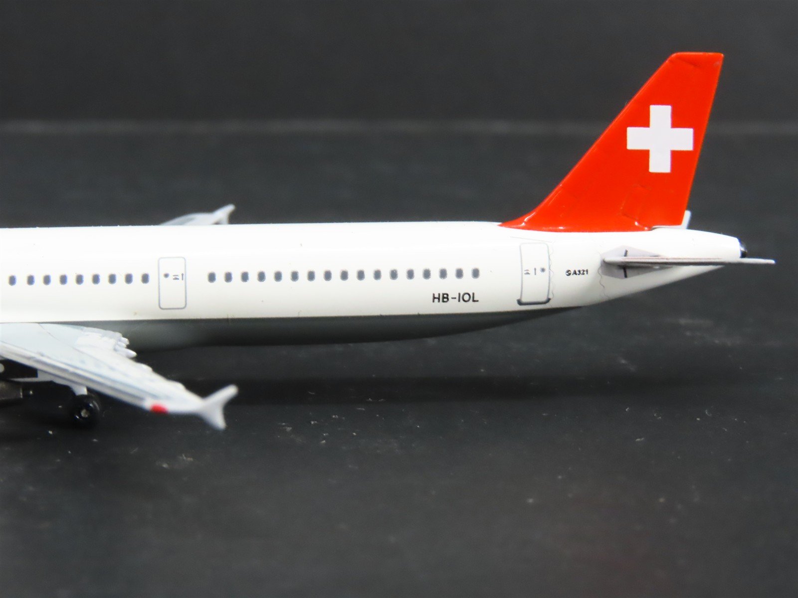 1:400 Scale AeroClassics Baby-Bus Die-Cast Swissair Airbus A-321 Airliner HB-IOL