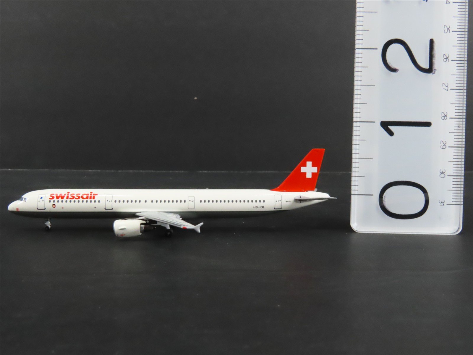 1:400 Scale AeroClassics Baby-Bus Die-Cast Swissair Airbus A-321 Airliner HB-IOL