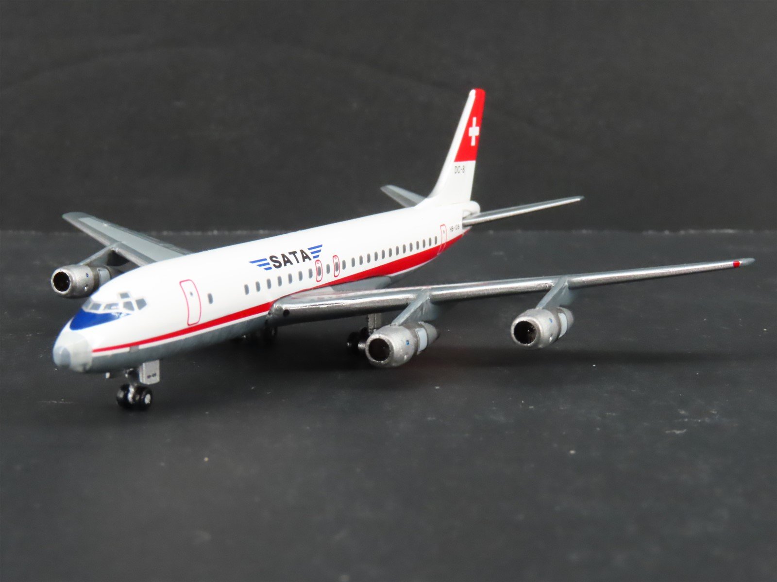 1:400 Phoenix Model Die-Cast SATA McDonnell Douglas DC-8-50 Aircraft HB-IDB