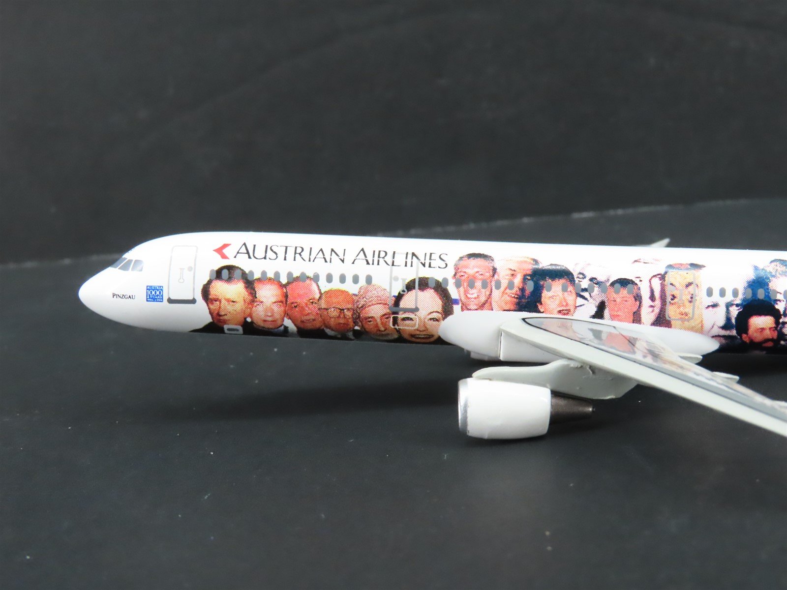 1:400 Scale Dragon Wings 55055 Die-Cast Austrian Airlines Airbus A321
