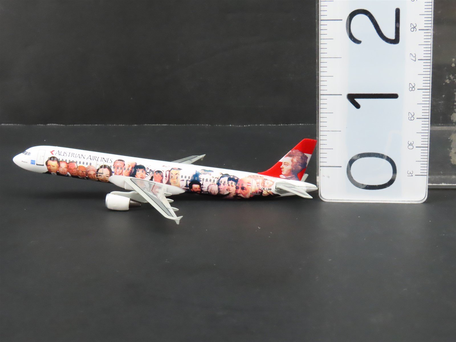 1:400 Scale Dragon Wings 55055 Die-Cast Austrian Airlines Airbus A321