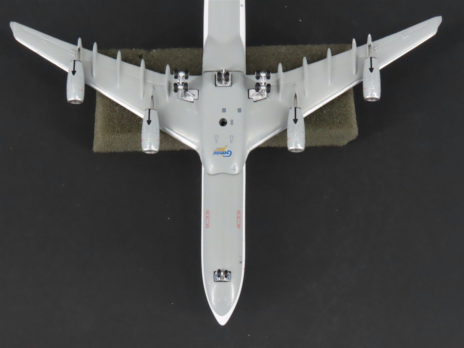 1:400 GeminiJets GJDLH1226 Die-Cast Lufthansa Airbus A340-300 Aircraft D-AIFE