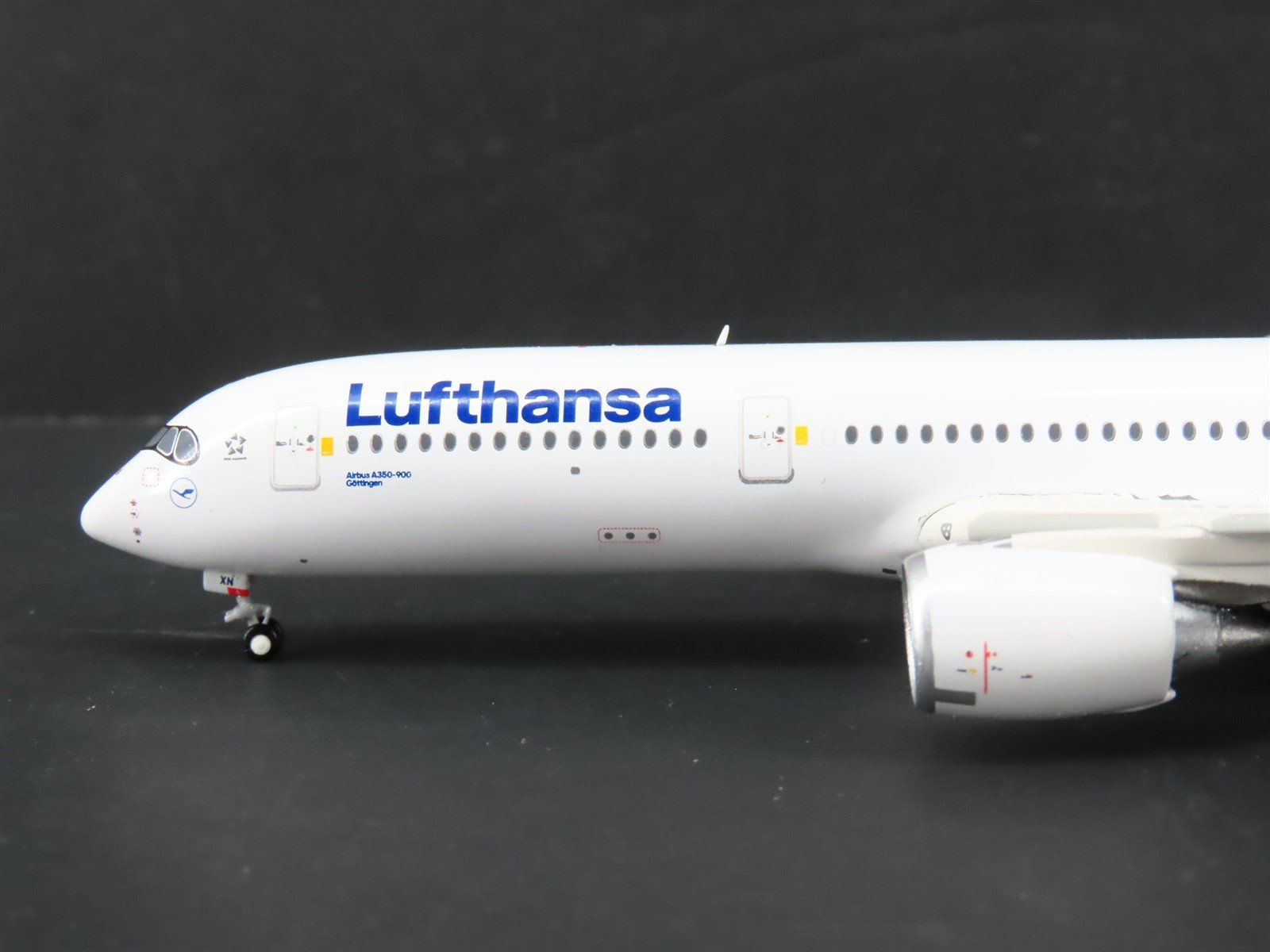 1:400 GeminiJets GJDLH1781 Die-Cast Lufthansa Airbus A350-900 Aircraft D-AIXN
