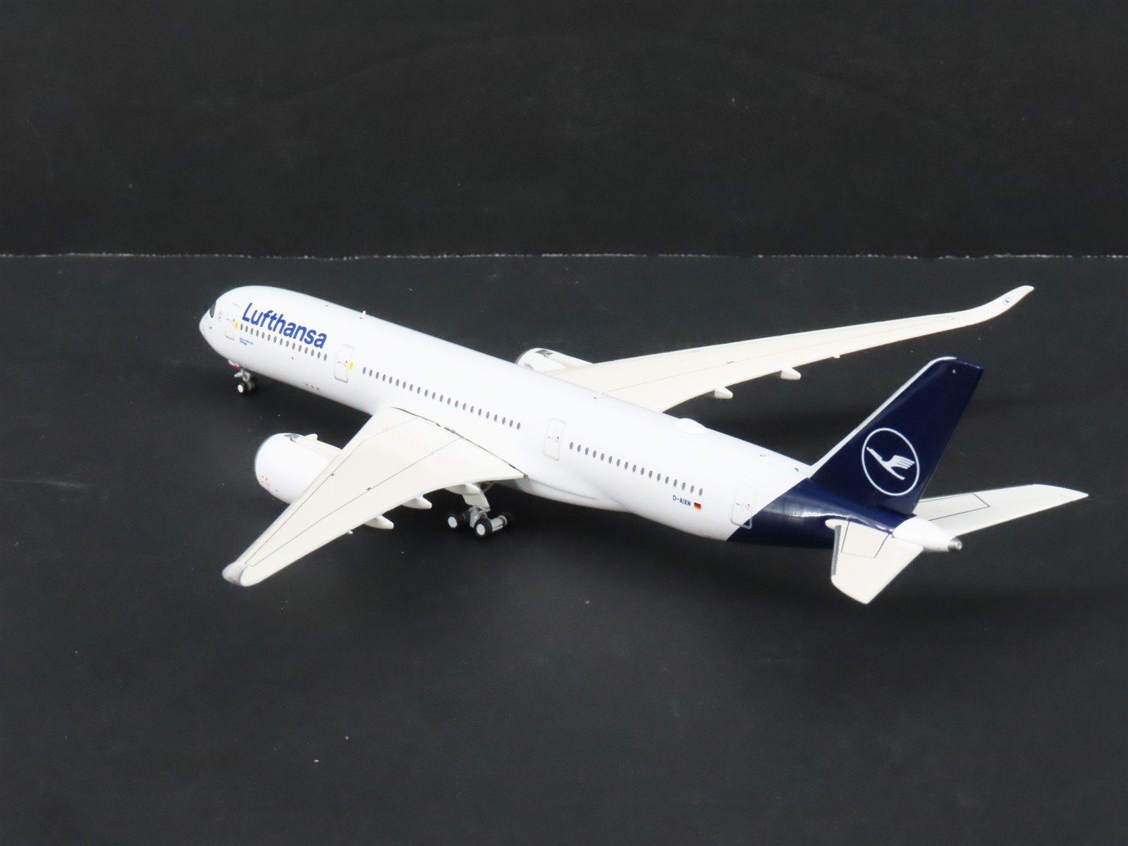 1:400 GeminiJets GJDLH1781 Die-Cast Lufthansa Airbus A350-900 Aircraft D-AIXN