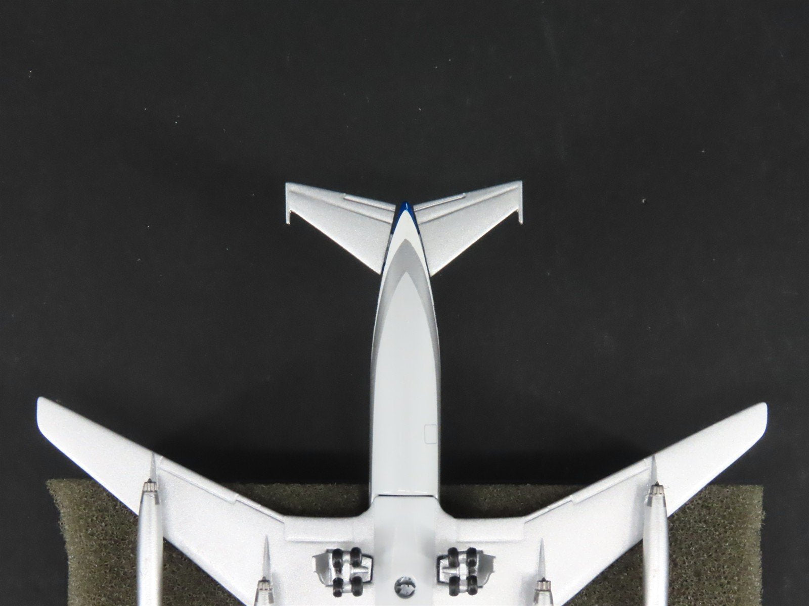 1:400 Scale AeroClassics Die-Cast Northeast Convair CV-880 Aircraft N8483H