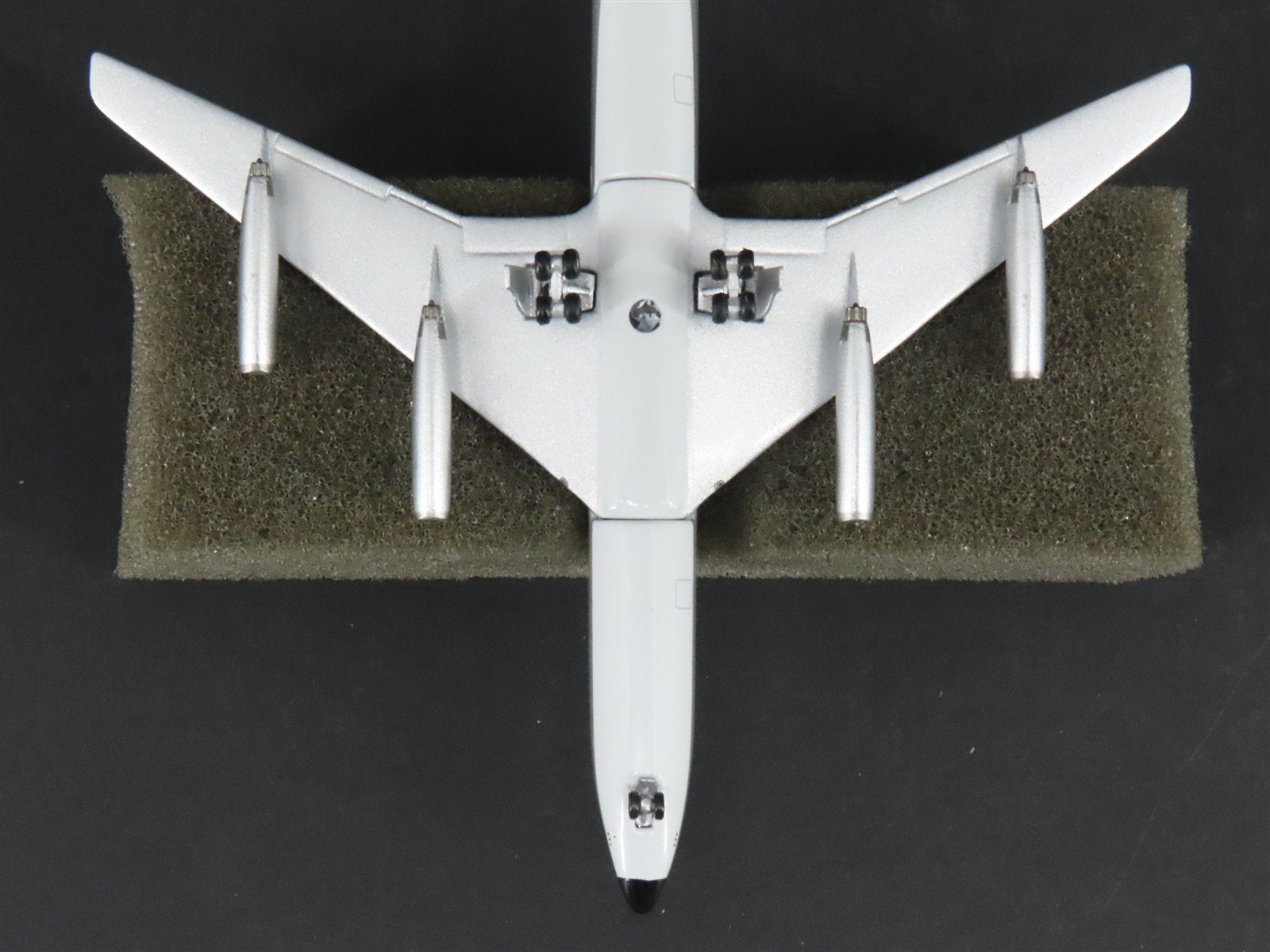 1:400 Scale AeroClassics Die-Cast Northeast Convair CV-880 Aircraft N8483H