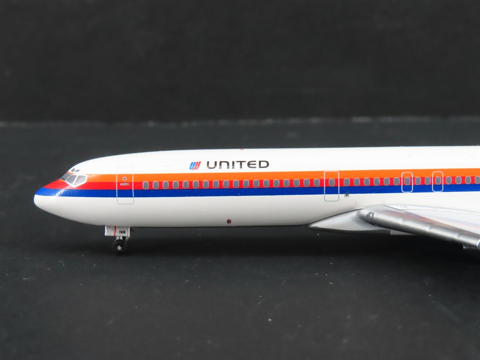 1:400 Scale AeroClassics Die-Cast United Boeing 727-200 Aircraft N7636U
