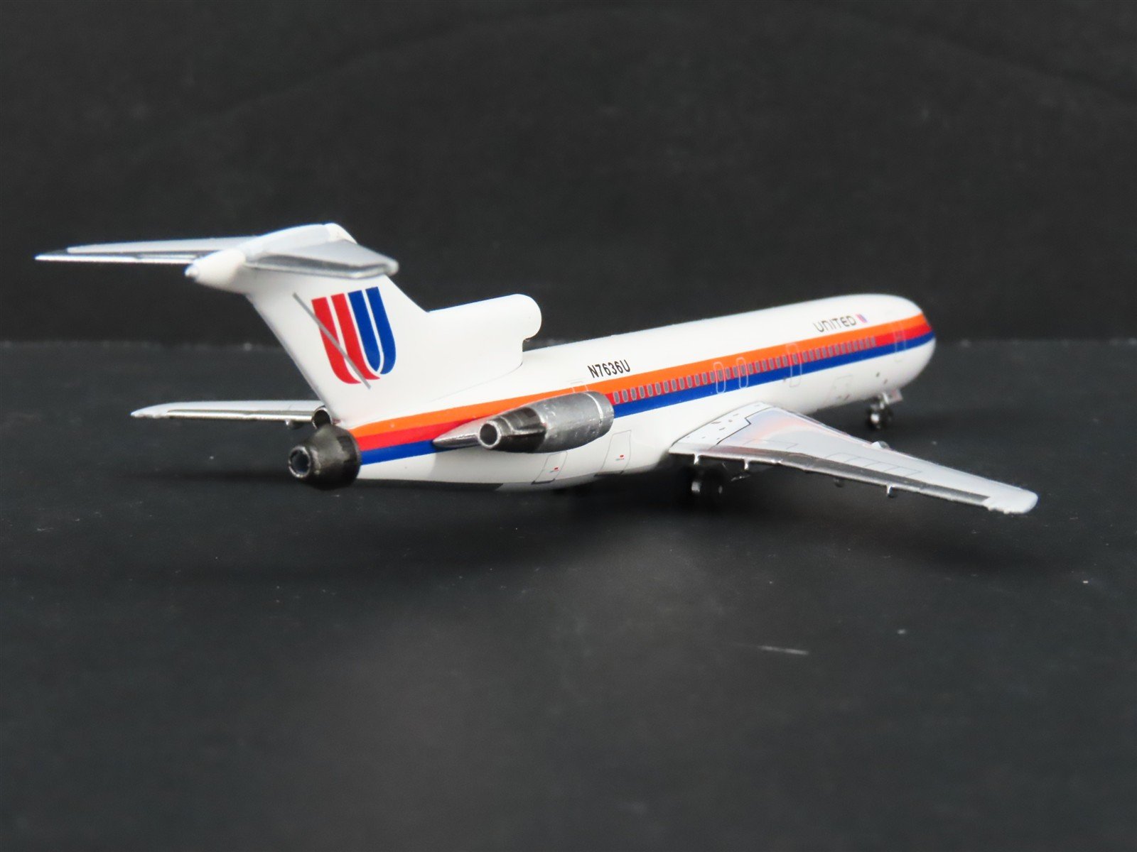 1:400 Scale AeroClassics Die-Cast United Boeing 727-200 Aircraft N7636U