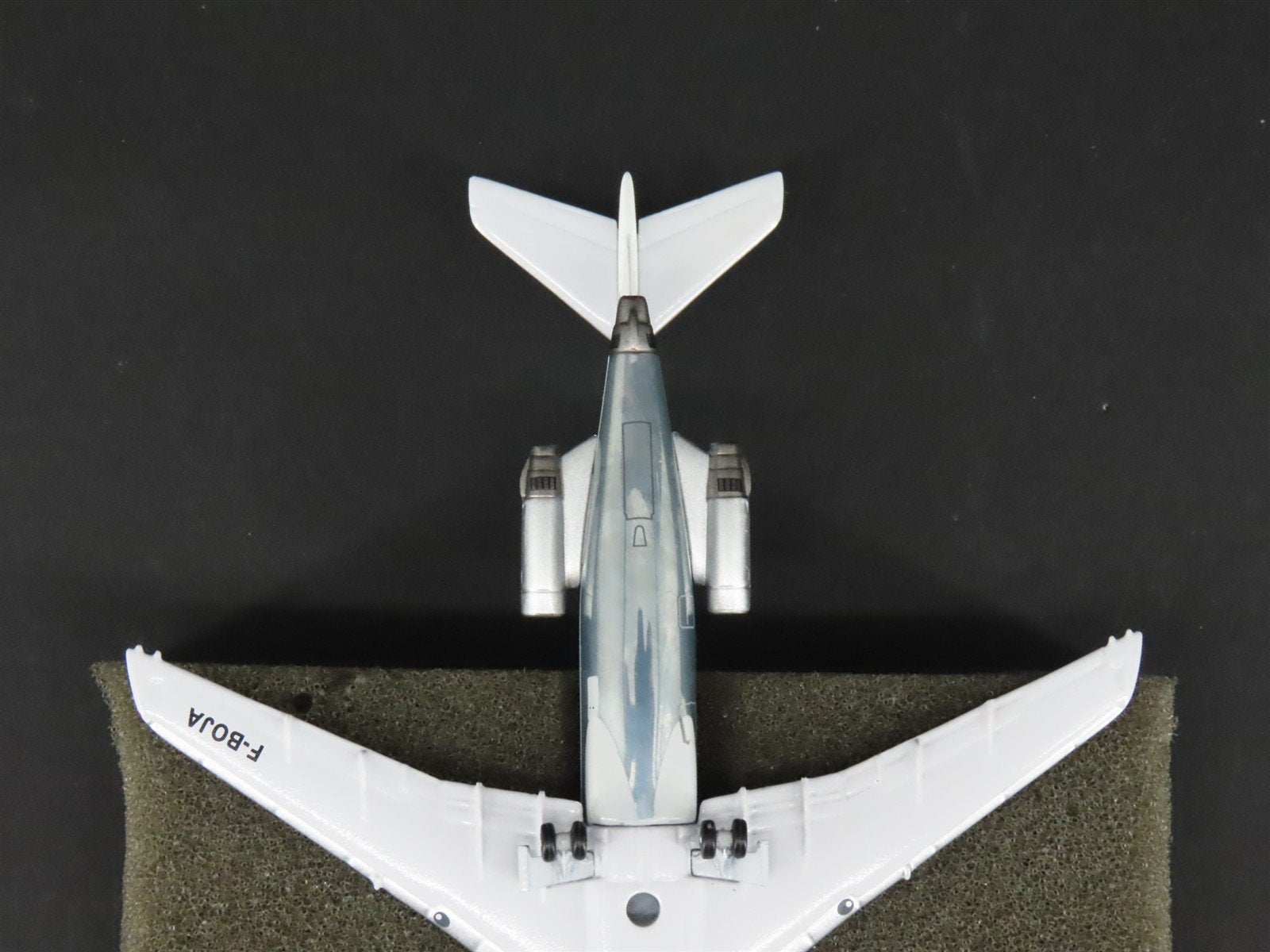 1:400 Scale EuroClassics Die-Cast Air France Boeing 727 Aircraft F-BOJA