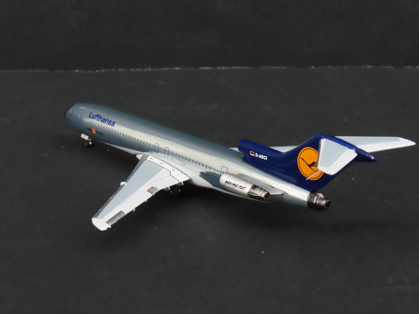 1:400 Scale EuroClassics Die-Cast Lufthansa Boeing 727 Aircraft D-ABCI