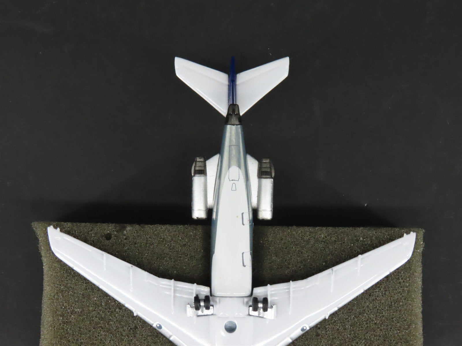 1:400 Scale EuroClassics Die-Cast Lufthansa Boeing 727 Aircraft D-ABCI